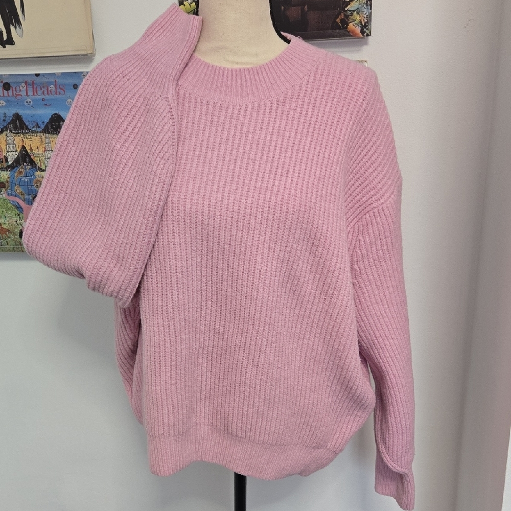 H&M Soft Pink Crew Neck Sweater